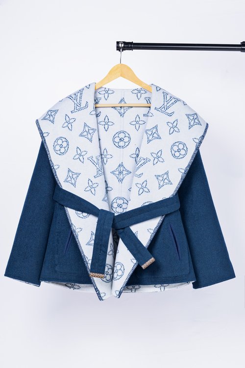 Louis Vuitton Blue Double-sided Medium Flower Short Style Garment with Dust Bag, 99% Wool, 1% Silk