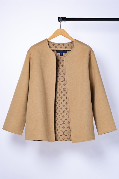 Louis Vuitton Camel Round - neck Small Flower Short Garment in 99% Wool and 1% Silk