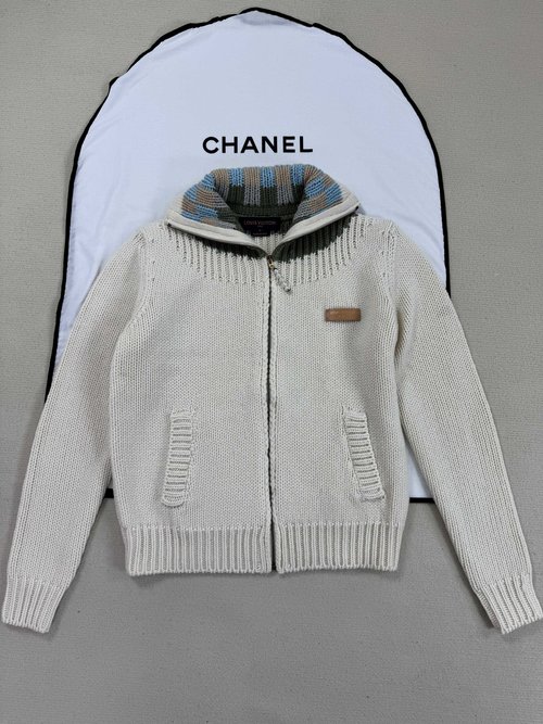 Louis Vuitton Stylish Detail Pictures of Coats