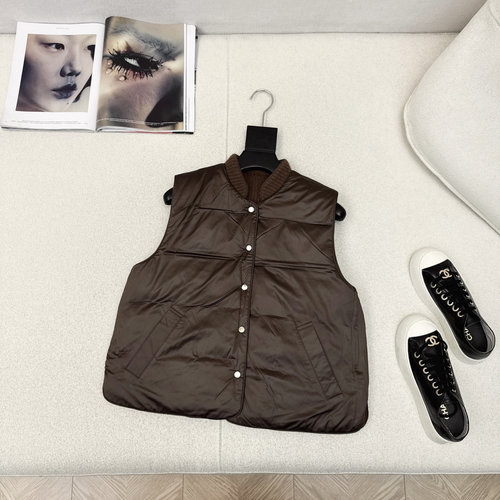 Brunello Cucinelli Double - Sided Cashmere and White Goose Down Vest with High - End Design