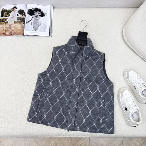 Brunello Cucinelli Premium Minimalist White Goose Down Collared Vest with Delicate Embroidery and Sequins