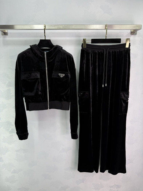 Prada Velvet Suit, High-density and Stylish for Daily Wear