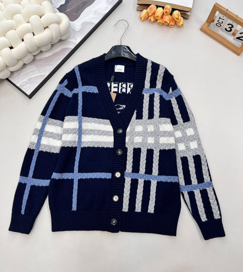 Burberry New Checked Wool Cardigan with Precise Craft