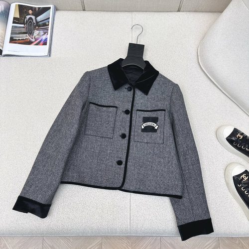 Hermes Velvet-Collar Badge Short Woolen Coat