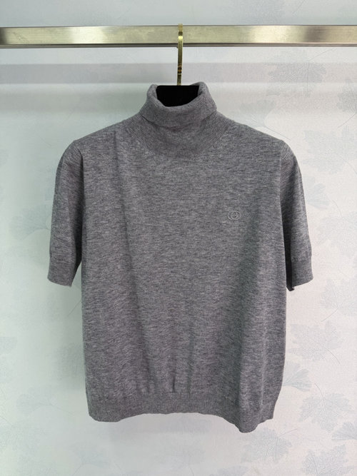 Gucci Soft High-Neck Short-Sleeve Knit for Versatile Wear