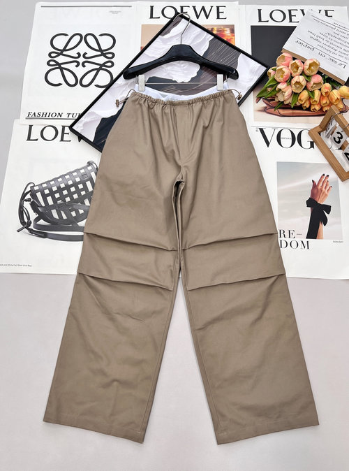 Alexander Wang Spring Cargo Pants with Contrast Waist for Relaxed Style