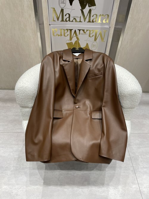 Bottega Veneta Expanded Classic Blazer Blending Imported Cotton and Sheepskin, Minimalist Chic