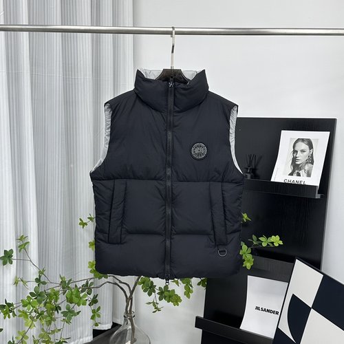 Versace Black Label Vest in Black, Versatile Design