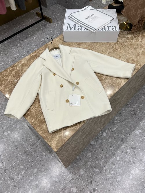 Max Mara Maxmara Guinea Short White Horn Button Coat