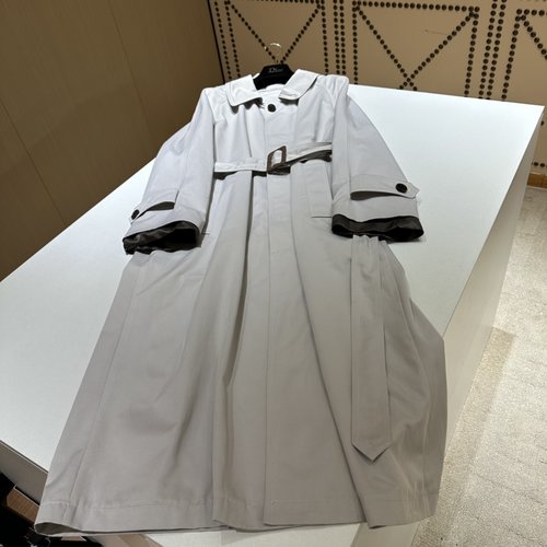 Maison Margiela Classic Straight-Tube Windbreaker, All-Match and Stylish