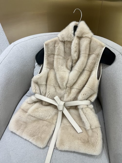 Loro Piana Copenhagen Mink and Italian Cashmere Fashionable Vest