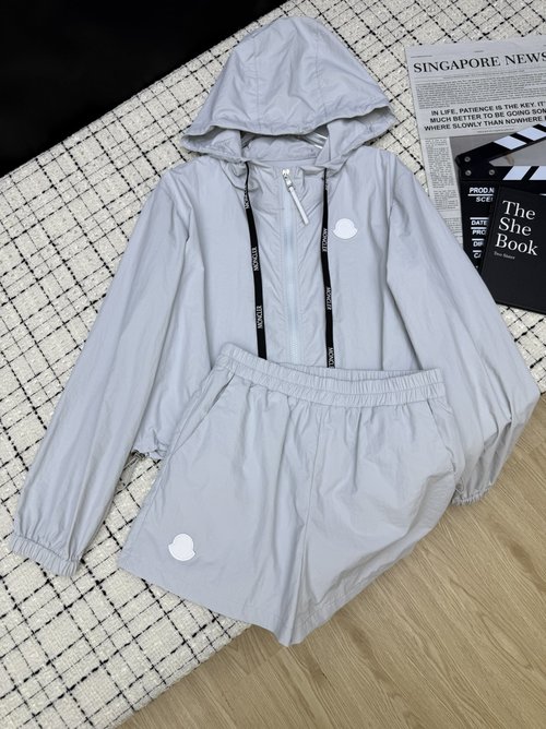 Moncler Stylish Imported Sunscreen Set for Maturity