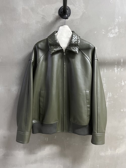 Bottega Veneta Customized Loose Leather Coat with Hand-knit Collar and Imported Lambskin