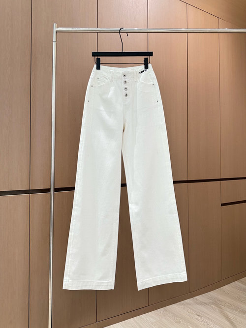 Maison Margiela Designer s Original Letter Embroidery Straight-Leg Jeans with Distinctive Patterns