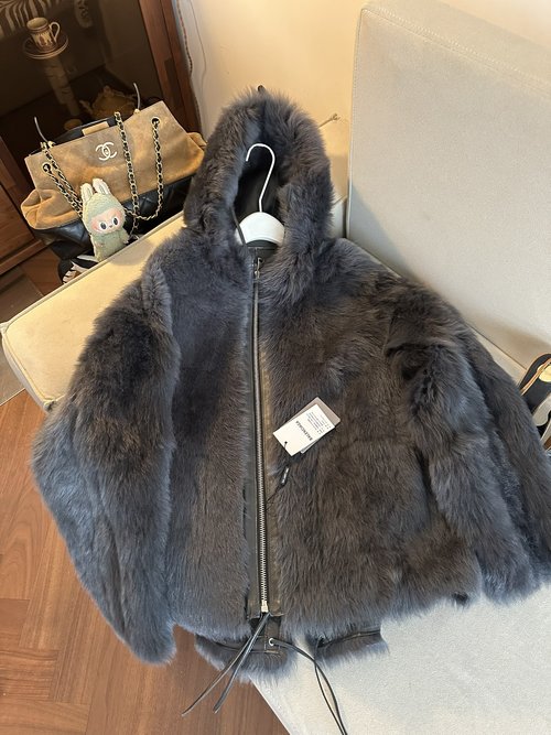 Balenciaga Imported Premium Sheepskin Fur Combo New Releases