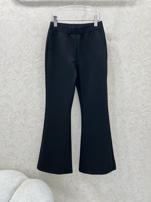 Prada Black Flared High-Waisted Pants with 3D Tailoring and Premium Fabric