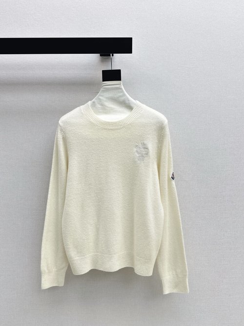 Moncler Exclusive Debut Versatile Round Neck Sweater, Casual Elegance
