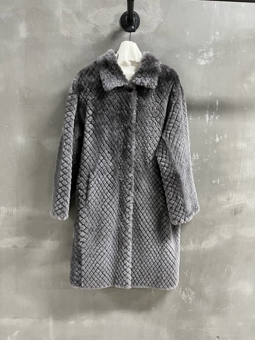 Bottega Veneta Exquisite Shearing Craft Piece with Imported South African Wool