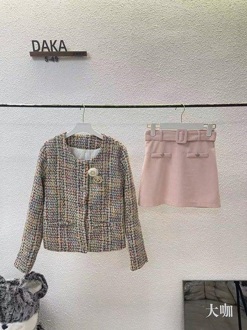 Chanel Autumn and Winter Small Tweed Short Coat Set