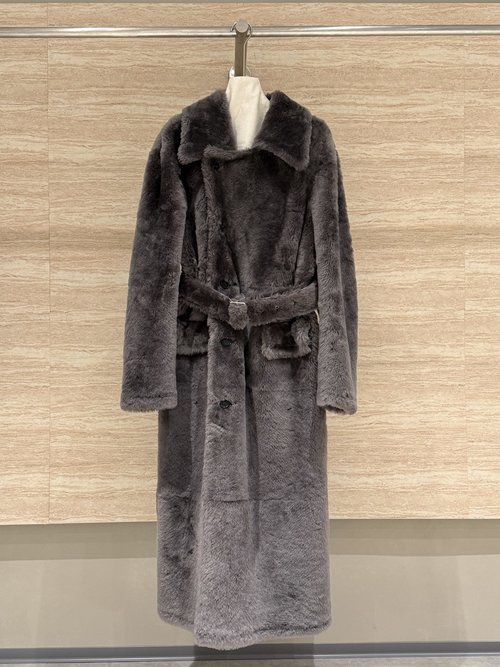 Max Mara New Soft Fur Coat Made from Imported Norman Wool with Loose Fit