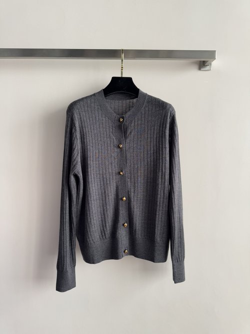 Bottega Veneta Sleek and Stylish Knit Cardigan for Any Ensemble