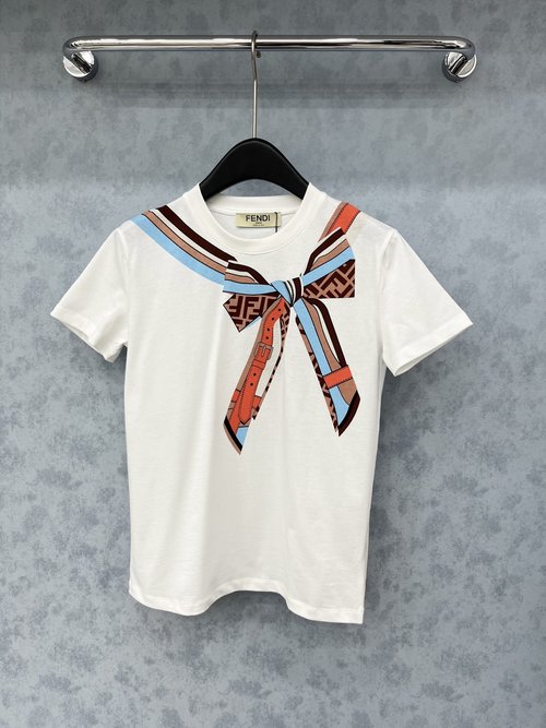 Fendi Printed Letter Short-Sleeve T-Shirt for Discerning Fashion Enthusiasts