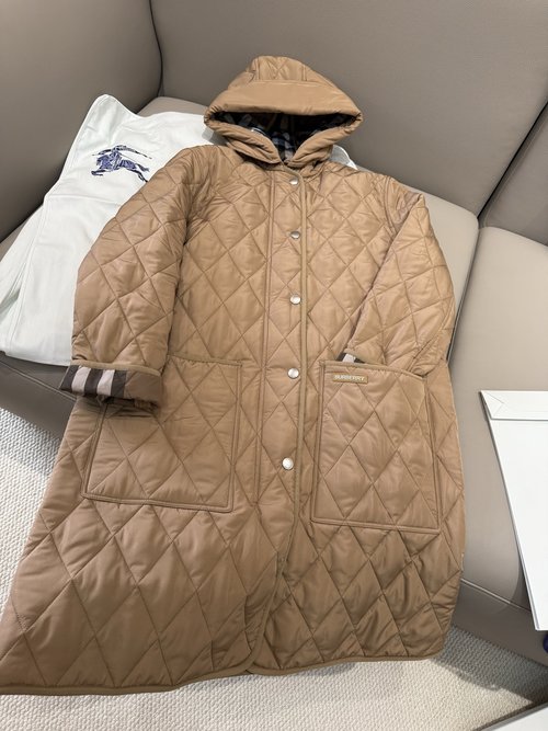 Burberry Long Plaid Zippered Cotton Coat: Good Fit