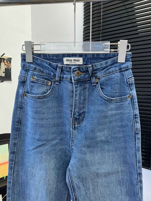 Miu Miu New Arrival Elastic Straight-Leg Jeans with Rear Pocket Embroidery