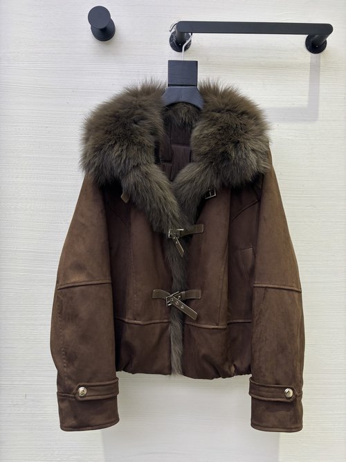 Max Mara Elegant Fox Fur Down Jacket with Imported Finnish White Fox and Lambskin Accents