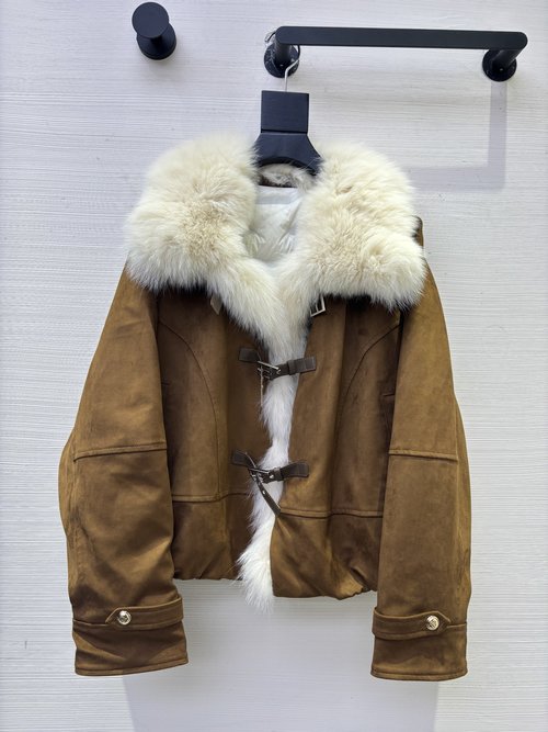 Max Mara Elegant Fox Fur Down Jacket with Imported Finnish White Fox and Lambskin Accents