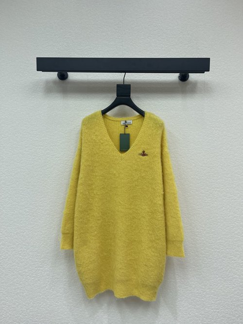 Vivienne Westhood V-Neck Embroidered Saturn Long-Sleeved Knitted Sweater for Versatile Use