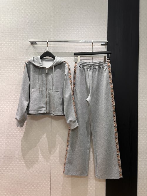 Burberry Checked Trim Hooded Gray Set with War Horse Logo