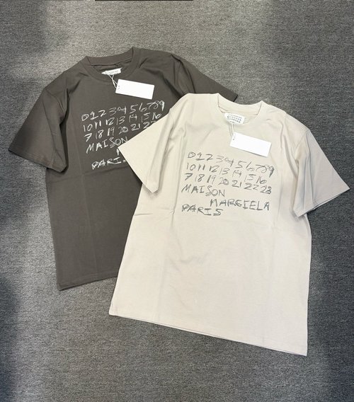 Maison Margiela Luxury Double-Yarn Cotton T-Shirt in Gray and Carbon