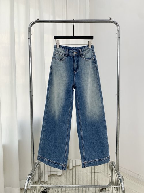 Hermes Straight-Leg Leather-Patch Jeans: Imported Fabric, Custom Hardware, Classic Fit, Premium Craftsmanship