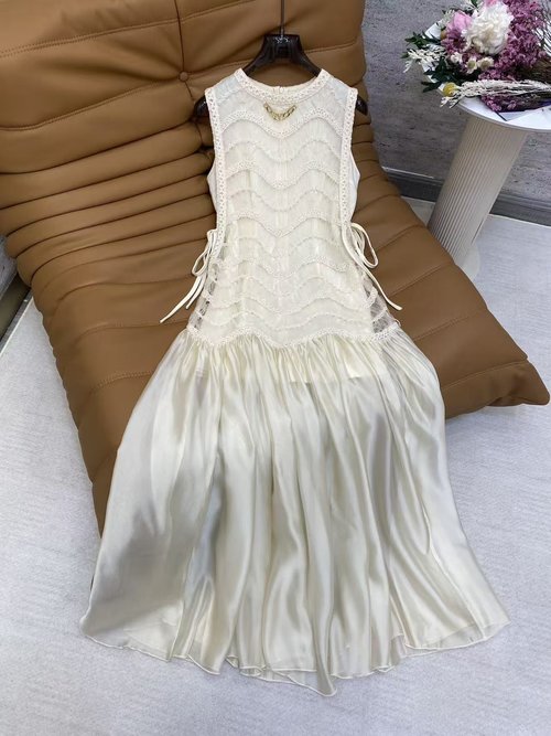 Valentino Elegant Beige Lace and Satin Fashion Dress