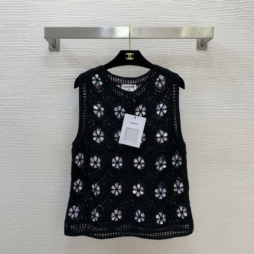 Chanel High-End Apricot and Black Sleeveless Knit Top with Camellia