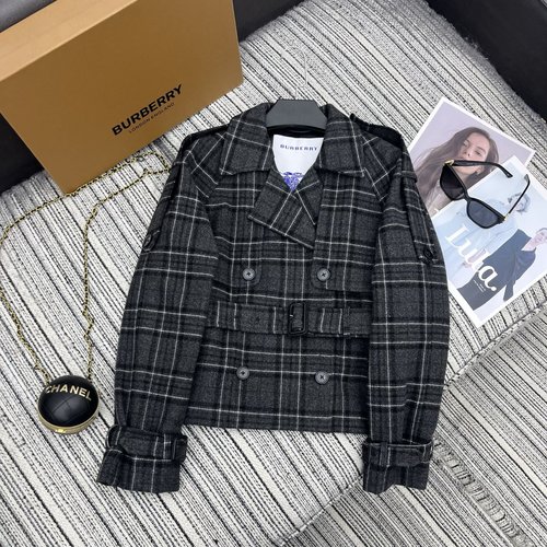 Burberry Early Spring - Checked Collar Belted Windbreaker