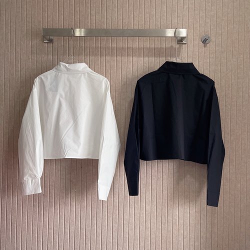 Fendi Classic Black and White Short Shirt with Stylish Design