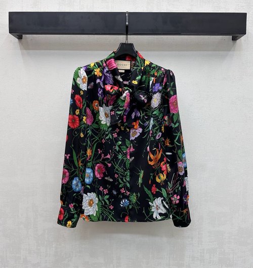 Gucci Refined Printed Shirt with Bow Tie, Silk Fabric
