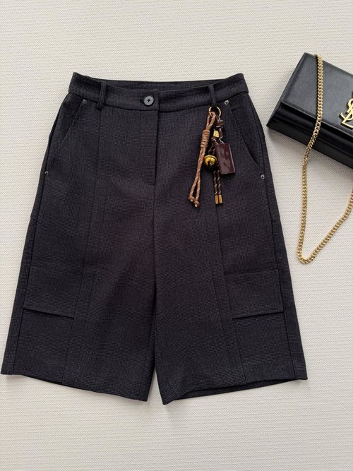 Loro Piana Checked Work Five-Point Pants, Classic and Fashionable