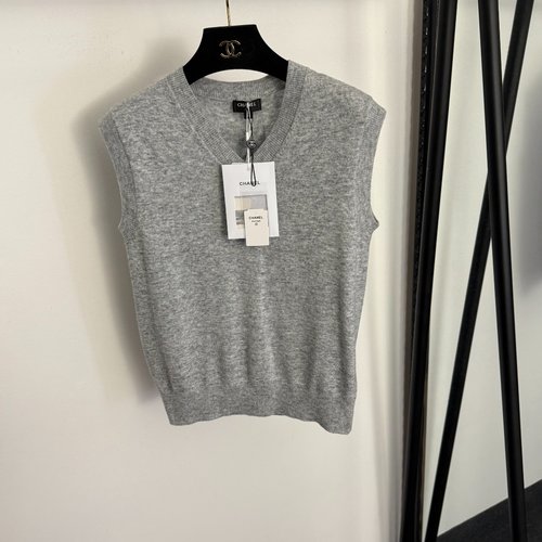 Chanel V-Neck Wool Knit Vest in Gray, Green and Red