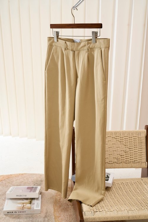 Bottega Veneta Comfortable Straight-Leg Pants with a Premium Design