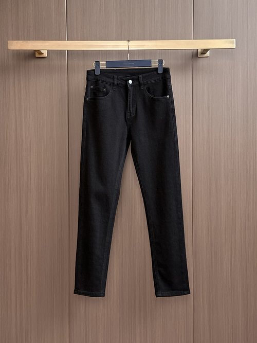 Loewe High - elastic Jeans with Premium Wash and Good Fit