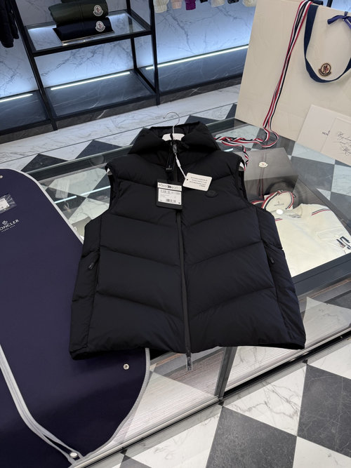 Moncler Down Vest More Real Shot Display