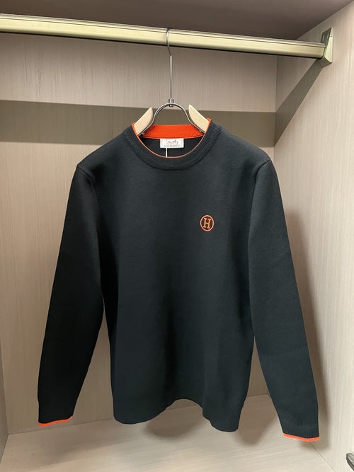 Hermes Fashionable Knitted Sweater with Brand Accents