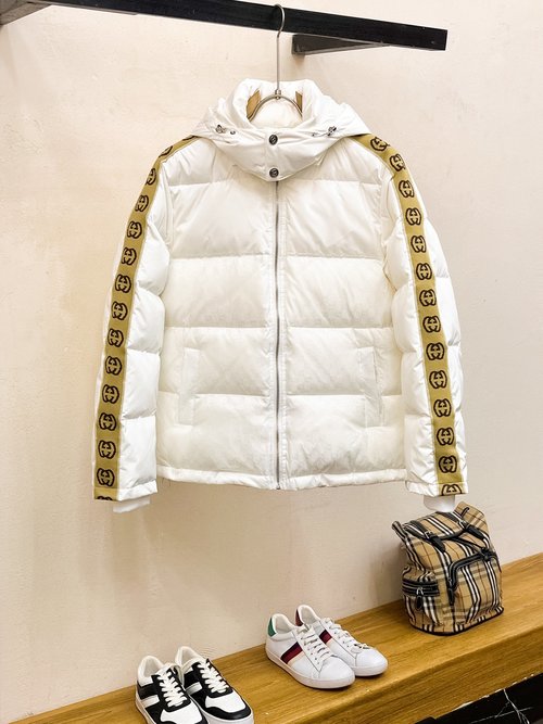 Gucci Premium Down Jacket with Logo and Colorful Design