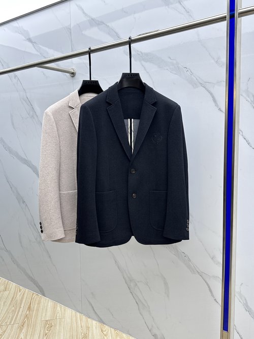 Loro Piana Comfortable and Stylish Wool Suit Jacket