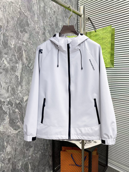 Descente Reversible Jacket with High Comfort and Good Fit