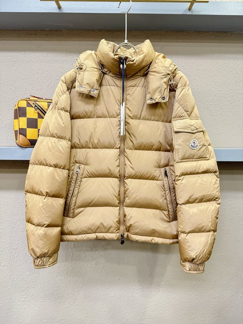 Moncler Returnable Waterproof Padded Jacket, Warm and Stylish