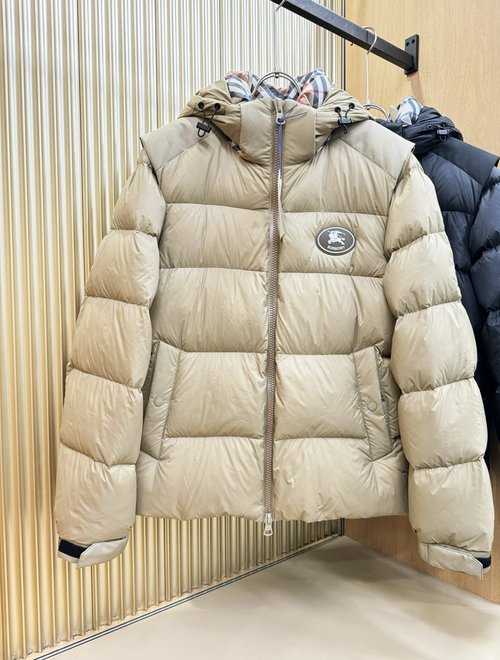 Burberry Detachable Sleeve High-tech Fabric Down Jacket